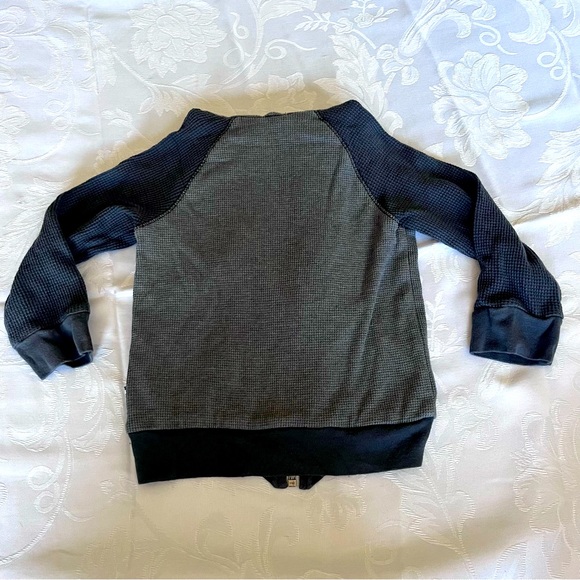 Splendid Gray Thermal Zip Shirt with Hood. 3T - Picture 3 of 3